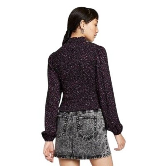 Women's Long-Sleeve High-Neck Blouse Size Medium - Picture 5 of 7